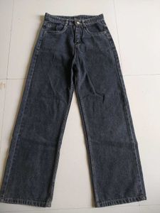 aesthetic baggy jeans