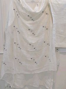 Elegant White Kurta Set with Embellishments