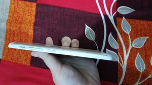 Panasonic eluga arc 2