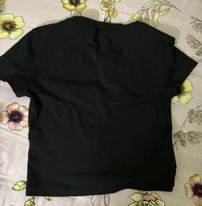 H&amp;M Classic Black Cropped T-Shirt