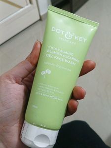Dot & Key Face Wash