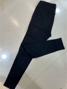 H&amp;M ‼️ Ripped Skinny Curvy Jeans - 32