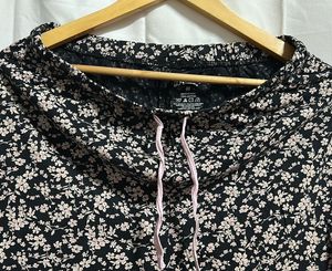 Floral Print Cropped Pants