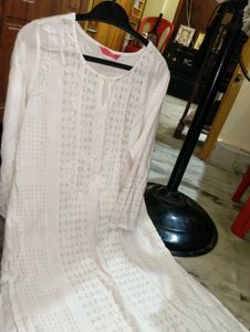 Elegant White Chikankari Kurta