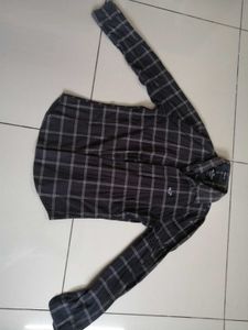 Hollister Plaid Button-Up Shirt