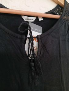 Chic Black Lace Detail Sleeveless Top