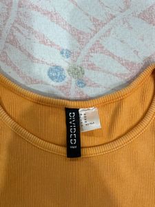 H&amp;M Orange ribbed crop top