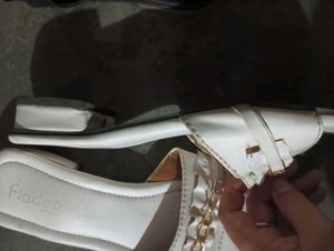 White Chain Detail Flat Sandals