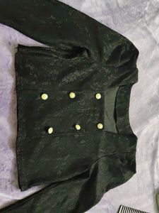Stylish Black Cropped Jacket