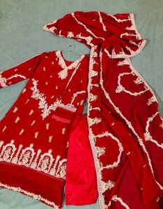Pakistani Elegant Red Embroidered Kurta Set