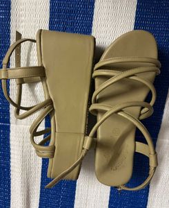 Stylish Strappy Flat Sandals