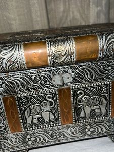 Vintage jewellery box