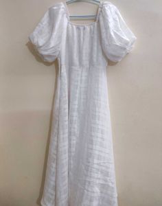 SALE ❗❗❗❗Puff Sleeve White Dress