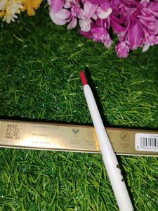 Myglamm Define It Lip Liner - Berry