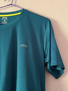 FTX Solid Round Neck Polyester *like new*
