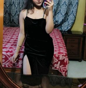Elegant Black Velvet Maxi Dress with High Slit