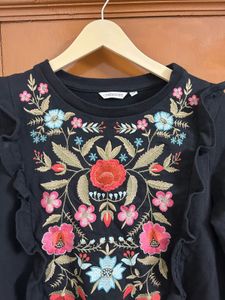 Floral Embroidered Sweatshirt
