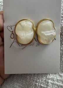 Elegant Marble Swirl Stud Earrings