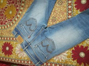 One Sided Rugged Jeans
