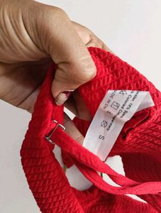 🎀Red Textured Ring Detail Bikini Top