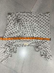 Cute White Floral Ruffle Top