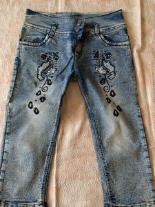 Girls' Blue Embellished Capri jeans