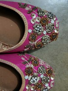 Embellished Jutti Flats
