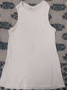 Classic White Sleeveless tank top