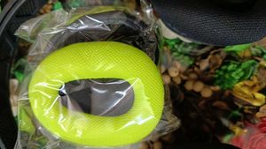 Gym Headphone RAEGR AirBeats Bluetooth