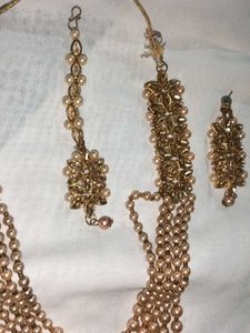 Elegant Pearl and Gold Jewelry Set