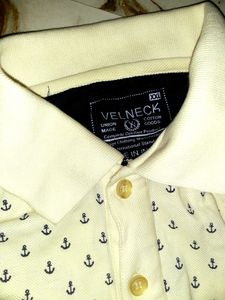 its a Cotton Mattee Velneck 2xL Tshirt