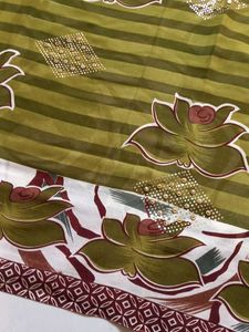 Vibrant Ethnic Saree with Floral Print