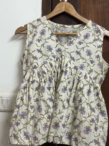 Floral Print Sleeveless Kurta Top