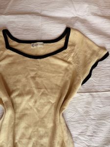 square neck woollen top