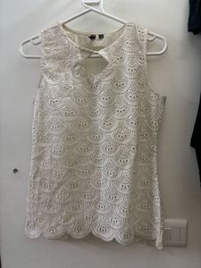 White Eyelet Sleeveless scallop hem top