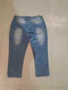 Light Wash Cropped Denim Jeans