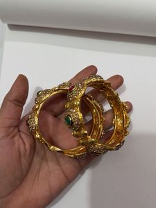 Stunning Gold-Plated Bangle Set in green and pink