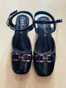 Chic Black Patent Heels
