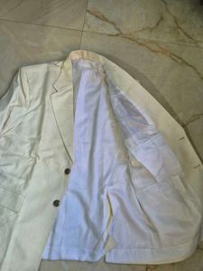Classic Cream Blazer | 4 cuts and pockets