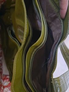 Shoulder Bag 💚 Olive green (Rarely used)
