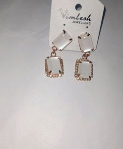 Beautiful Georgette Saree.+ Free Earings.