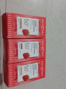 Pack of 3 Dot&amp;Key Tinted Sunscreens