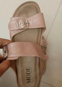 Selling Lee Cooper Flats In ₹200