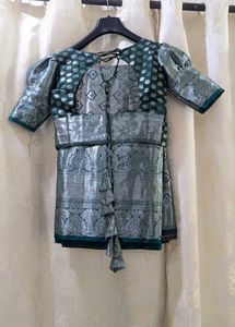 Exquisite Saree with stylish designer Blouse