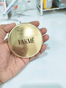 Lakme Compact Powder (silky golden)