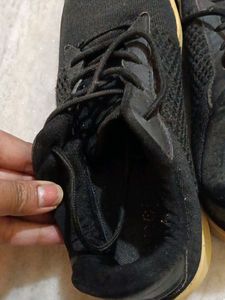 Casual used black shoes