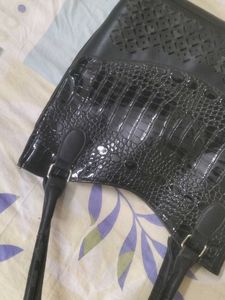 Chic Black Textured Handbag