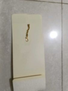 Elegant Gold-Tone Maang Tikka