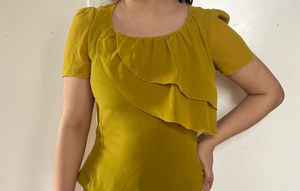 Chic Ruffle Top