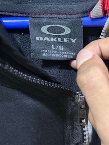 Oakley Tech Fit Zipper